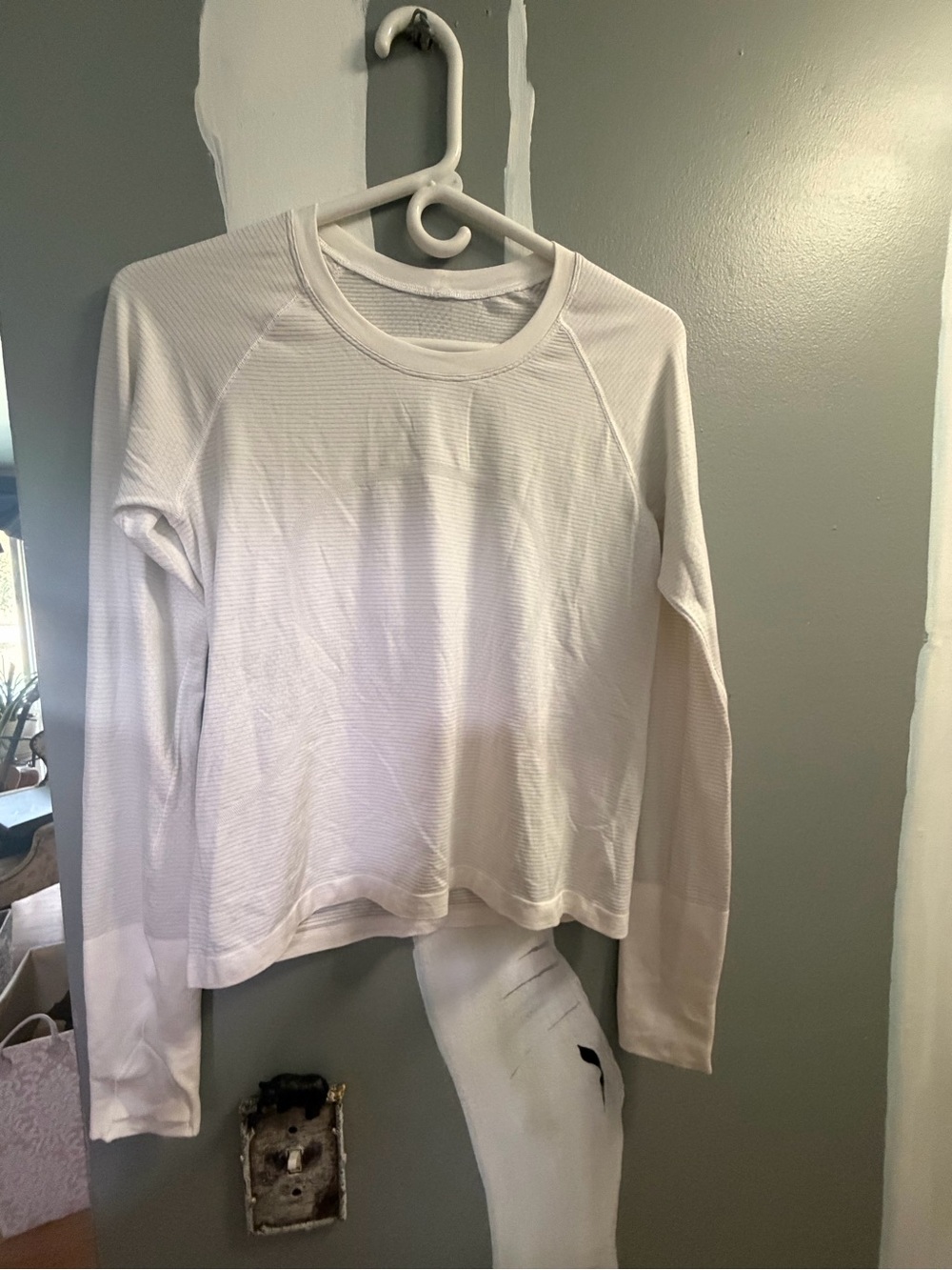 Lululemon Lightweight White Long Sleeve running Top